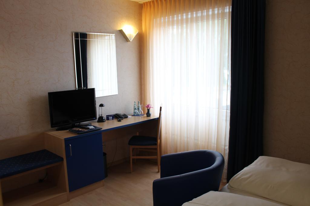 Chassalla 3* Kassel